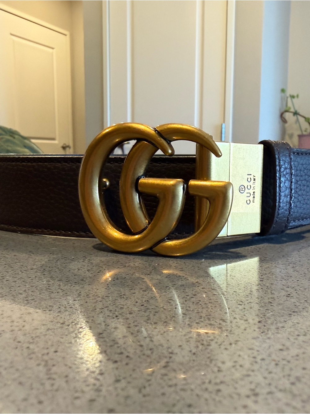 Gucci GG Brown Leather Belt with Gold Buckle - Picture 4 of 4